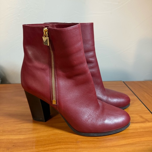 MICHAEL Michael Kors Frenchie Burgundy Red Leather Ankle Bootie Heel‎ Side Zip